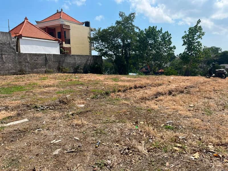 50 Are Main Road Land for Sale in Pererenan, Freehold