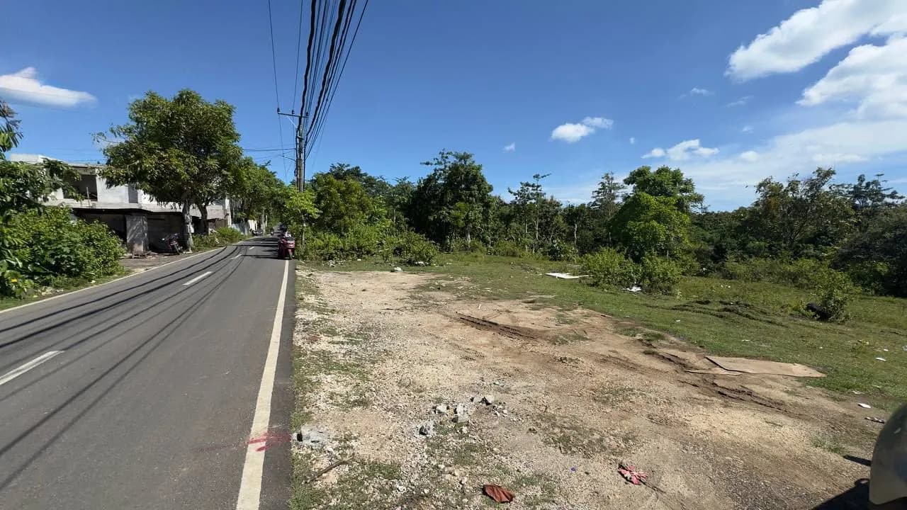 20 Are Main Road Land in Balangan, Freehold
